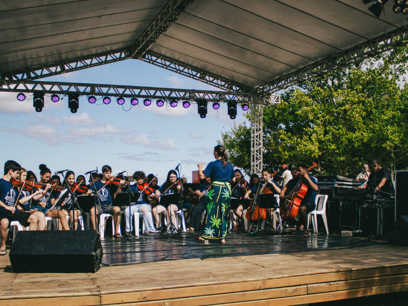 Orquestra Estudantil Municipal de Pelotas se apresenta no Sete de Abril