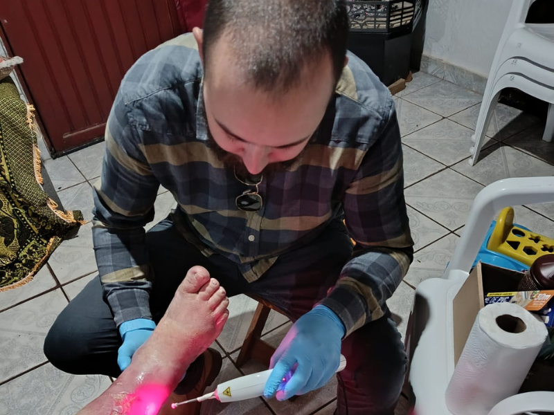 Fisioterapeuta pelotense leva tratamento especializado e domiciliar para o interior