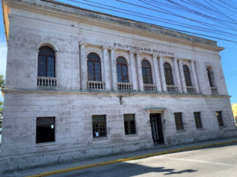 Academia Rio-Grandina de Letras celebra Dia Nacional do Escritor com encontro e lançamento de coletânea